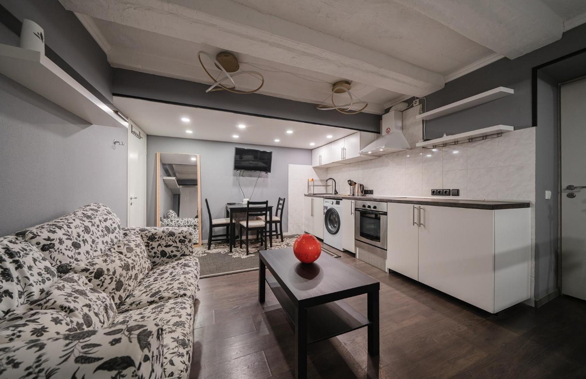 Islandijos Self Check-In Basement Apartments VNO Exterior photo