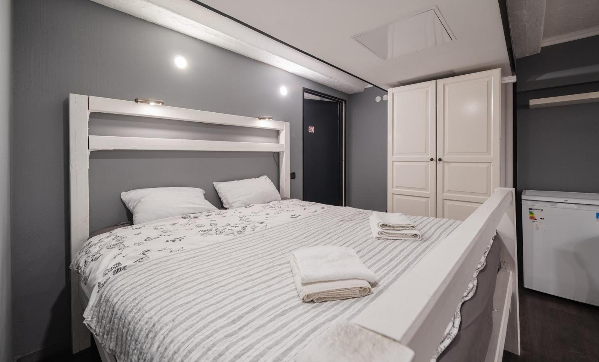 Islandijos Self Check-In Basement Apartments VNO Exterior photo